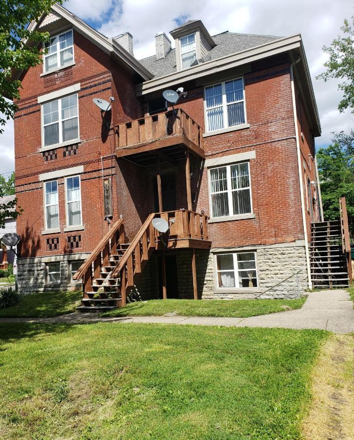 Modern Rustic Split Level With Balcony Leilighet Cincinnati Eksteriør bilde